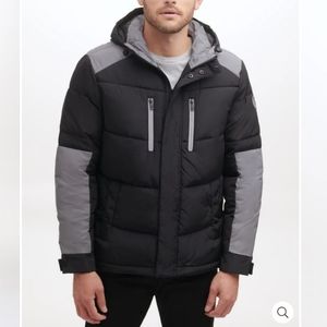 Kenneth ColeMen's Midweight Puffer with Reflective Tape Detail JacketUS Med.